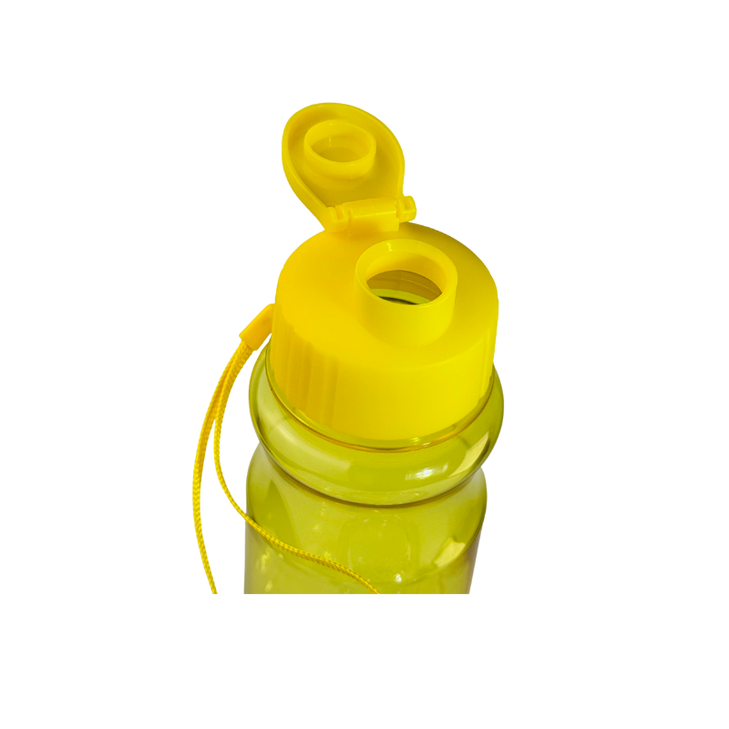 Detaliu capac și orificiu de băut sticlă apă 500 ml Kids Banana cu sistem anti-scurgere